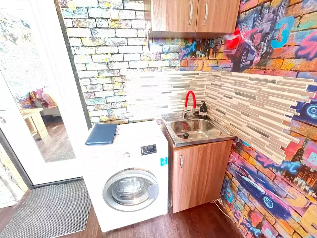 Квартира-студия: Оренбург, проезд Коммунаров, 6 (13 м) - Фото 1