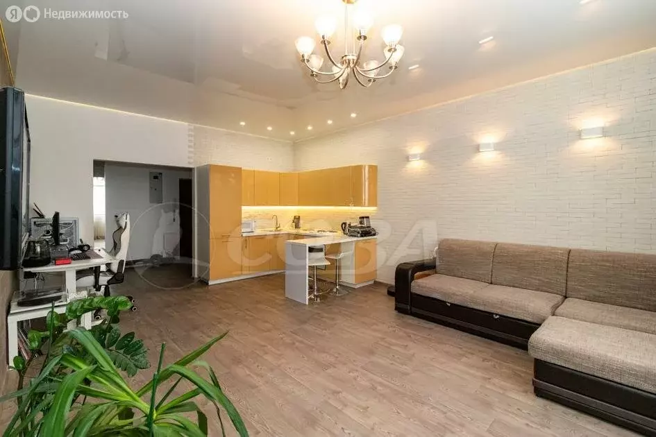 2-комнатная квартира: Тюмень, улица Малыгина, 90 (63 м) - Фото 1
