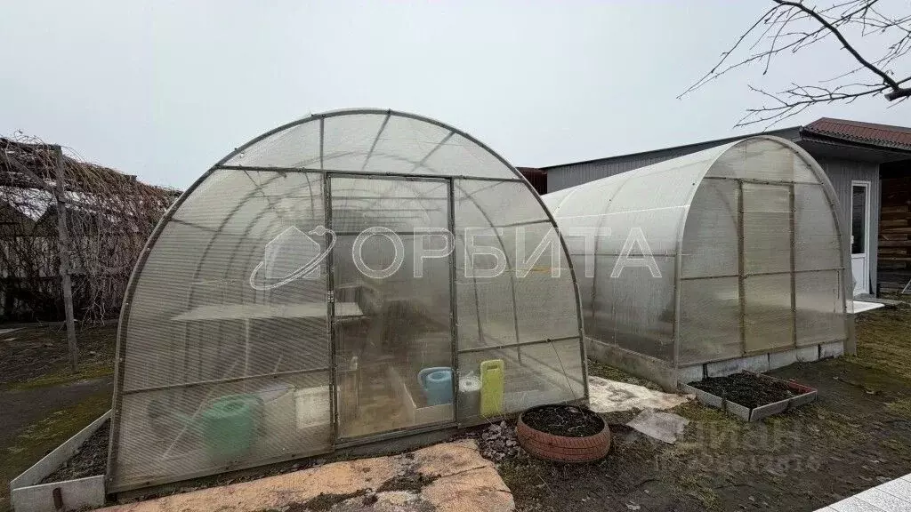 Дом в Тюменская область, Тюмень СОСН Елочка тер., ул. Медовая (20 м) - Фото 1