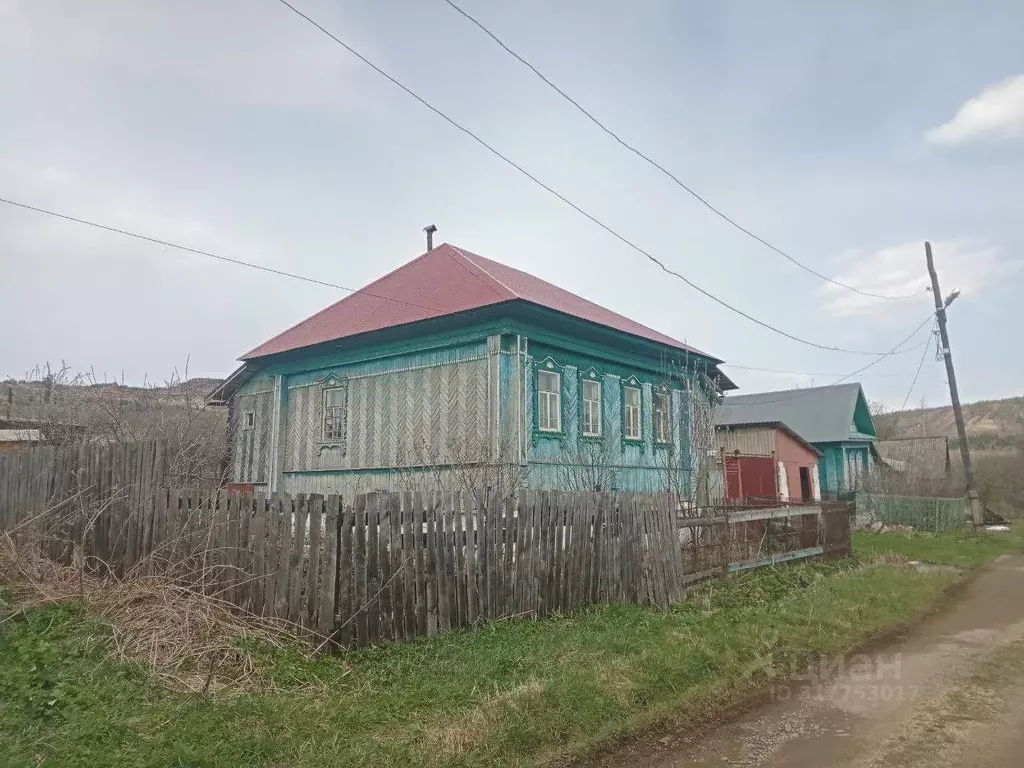 Дом в Челябинская область, Бакал г. Саткинский муниципальный округ, ... - Фото 1