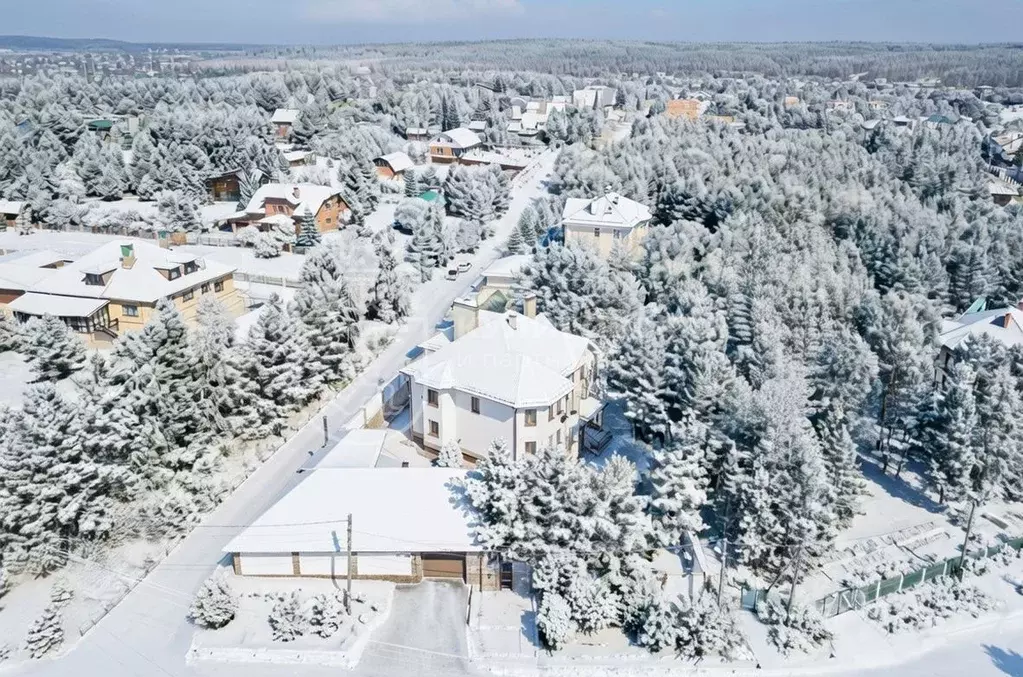 Коттедж в Свердловская область, Сысертский муниципальный округ, с. ... - Фото 1