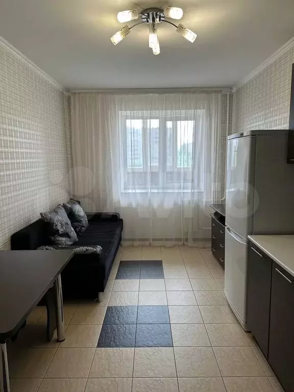 1-к. квартира, 42 м, 4/14 эт. - Фото 1