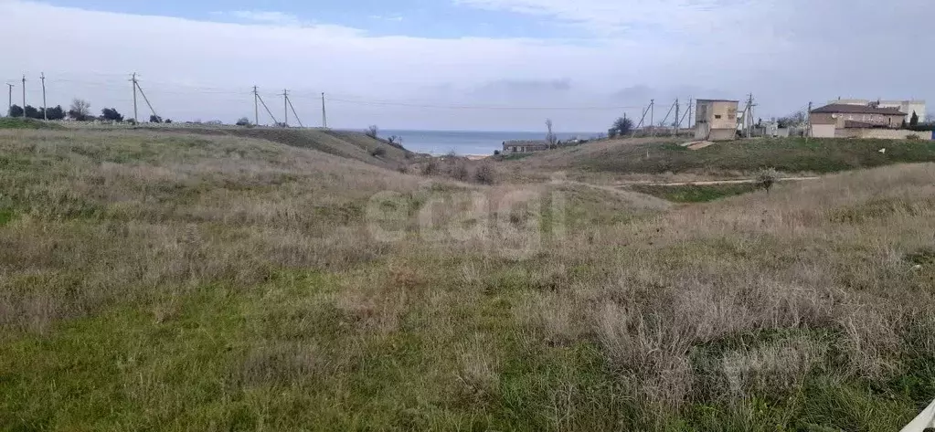 Участок в Крым, Ленинский район, Семисотское с/пос, с. Каменское ул. ... - Фото 1