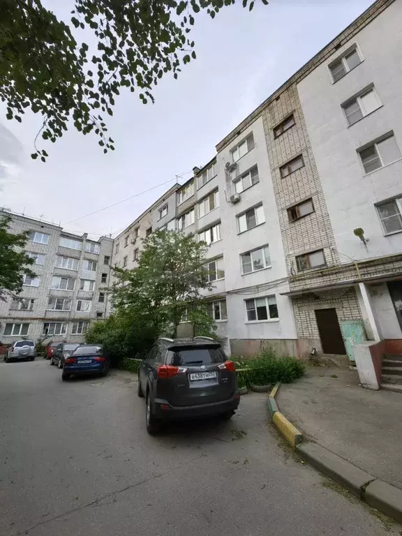 Комната 9,2 м в 4-к., 1/5 эт. - Фото 0