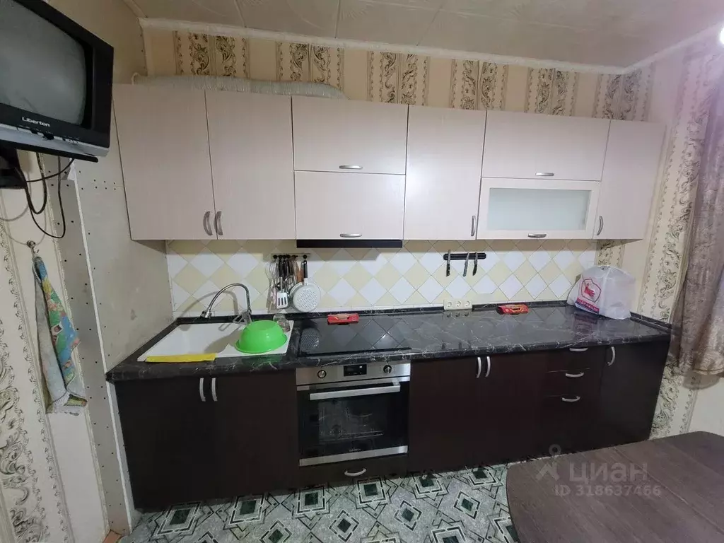 3-к кв. Крым, Щелкино Ленинский район, 1-й мкр, 11 (60.8 м) - Фото 0
