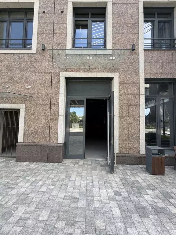 Торговая площадь в Санкт-Петербург Ремесленная ул., 15 (77 м) - Фото 1