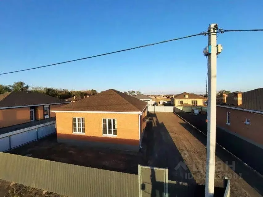 Дом в Ростовская область, Неклиновский район, с. Новобессергеневка ул. ... - Фото 1