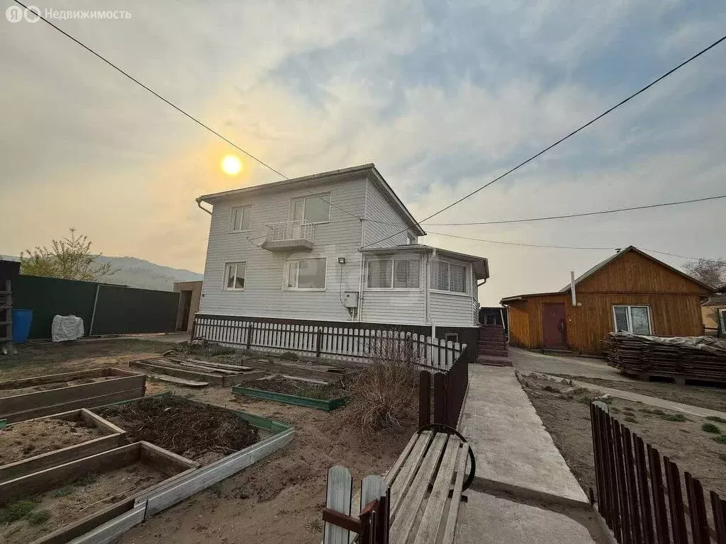 Дом в посёлок городского типа Атамановка, улица Матюгина (152.8 м) - Фото 1