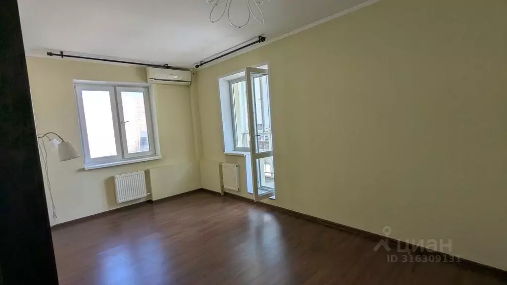 2-к кв. Башкортостан, Уфа ул. Карла Маркса, 60 (70.22 м) - Фото 1