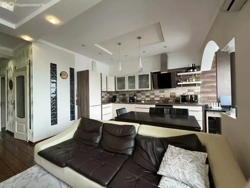 2-комнатная квартира: Красногорск, Ильинское шоссе, 18 (84.5 м) - Фото 1