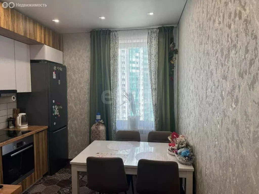2-комнатная квартира: Красногорск, улица Игоря Мерлушкина, 3 (70 м) - Фото 1