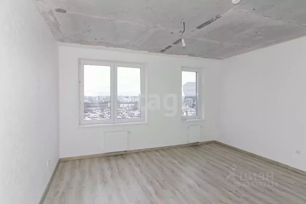 Студия Тюменская область, Тюмень ул. Краснооктябрьская, 8 (33.5 м) - Фото 1