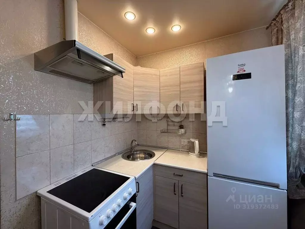 2-к кв. Новосибирская область, Новосибирск Фасадная ул., 25 (40.7 м) - Фото 0