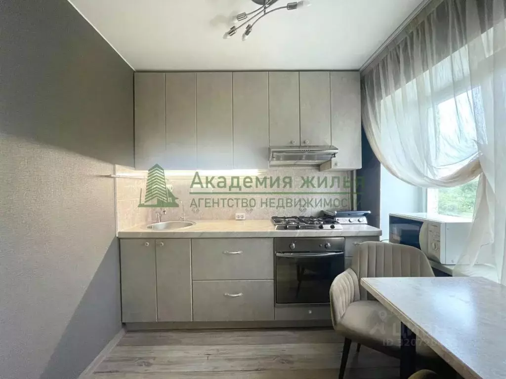 3-к кв. Саратовская область, Саратов просп. Строителей, 68 (43.0 м) - Фото 1