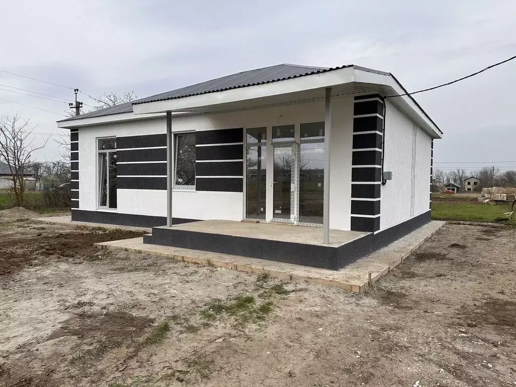 Дом в Краснодарский край, Темрюк ул. Анджиевского (110 м) - Фото 2