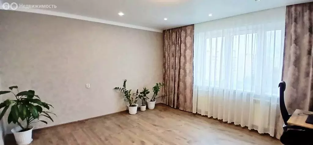 3-комнатная квартира: Нижнекамск, проспект Мира, 121 (67.6 м) - Фото 1