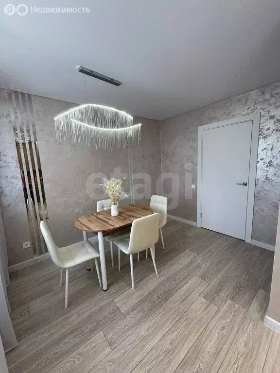 3-комнатная квартира: Тобольск, 6-й микрорайон, 26 (60.2 м) - Фото 1