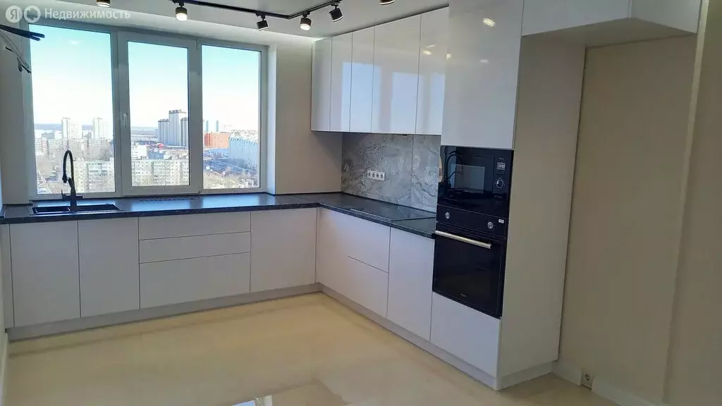 1-комнатная квартира: Саратов, улица имени С.Ф. Тархова, 29Б/1 (42 м) - Фото 1