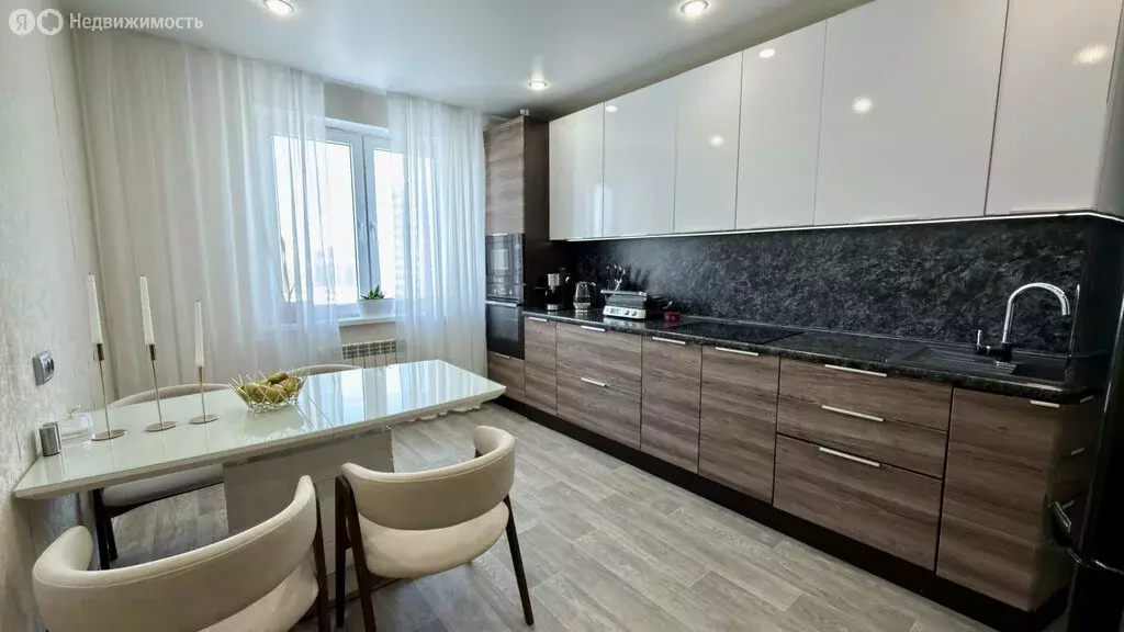 2-комнатная квартира: Казань, улица Наиля Юсупова, 13 (61.5 м) - Фото 1