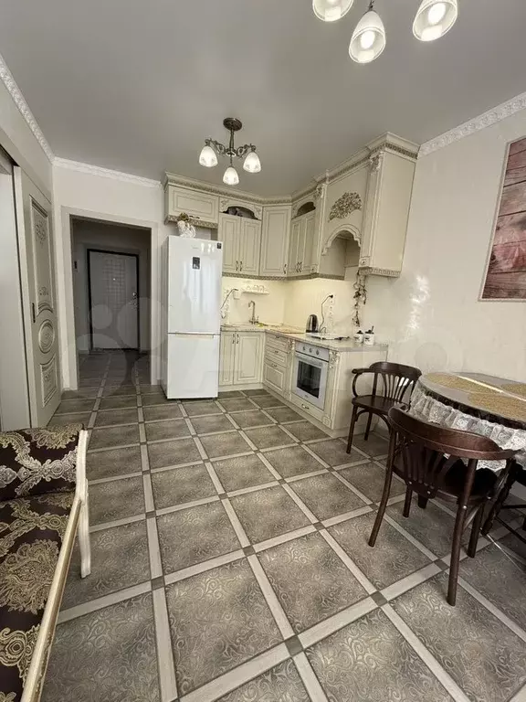 1-к. квартира, 42 м, 1/4 эт. - Фото 0