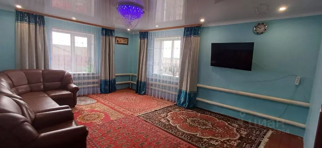 Дом в Омская область, Павлоградский район, с. Тихвинка ул. Омарова ... - Фото 2