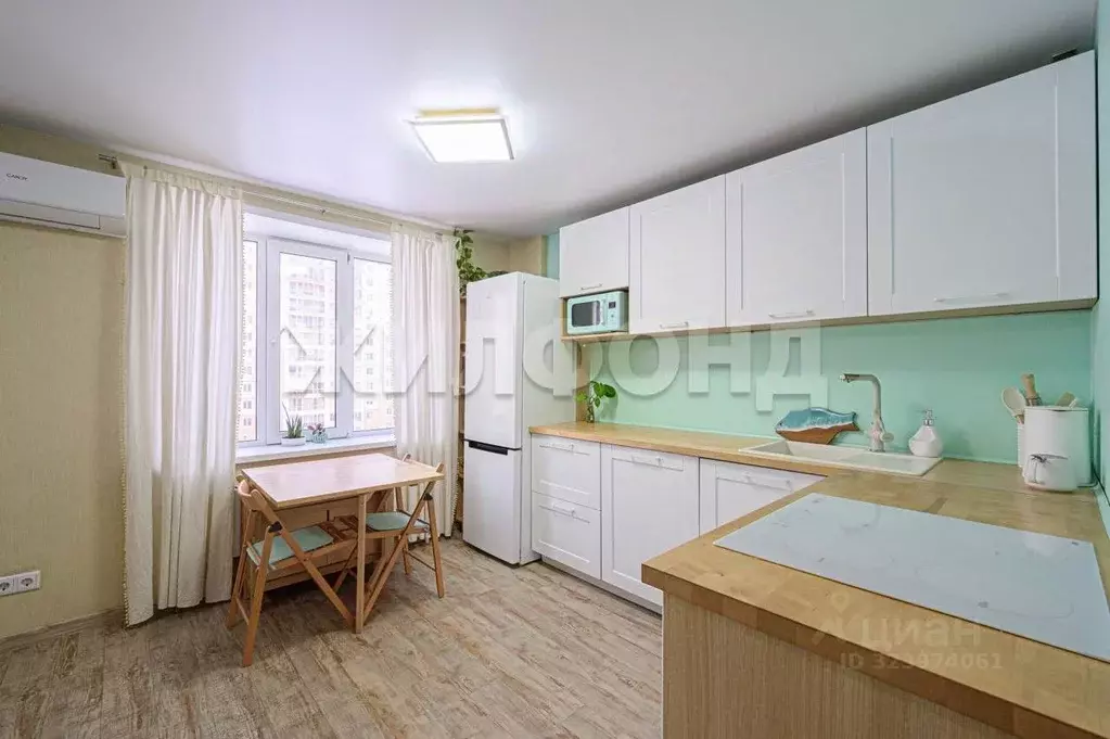 3-к кв. Новосибирская область, Новосибирск Родники мкр, ул. ... - Фото 2