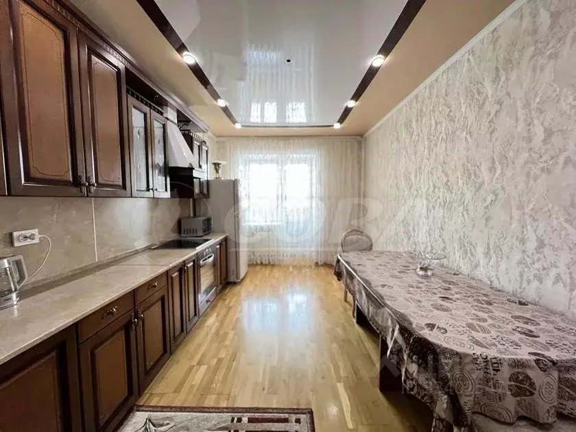3-к кв. Тюменская область, Тюмень Малая Боровская ул., 28к1 (100.0 м) - Фото 1