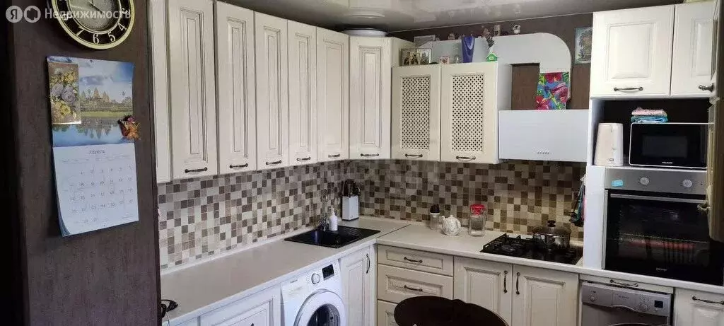 4-комнатная квартира: Новосибирск, улица Есенина, 10/2 (98 м) - Фото 0