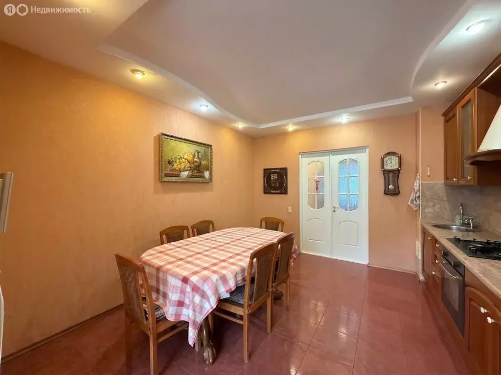 3-комнатная квартира: Нальчик, улица Тарчокова, 19 (140 м) - Фото 2