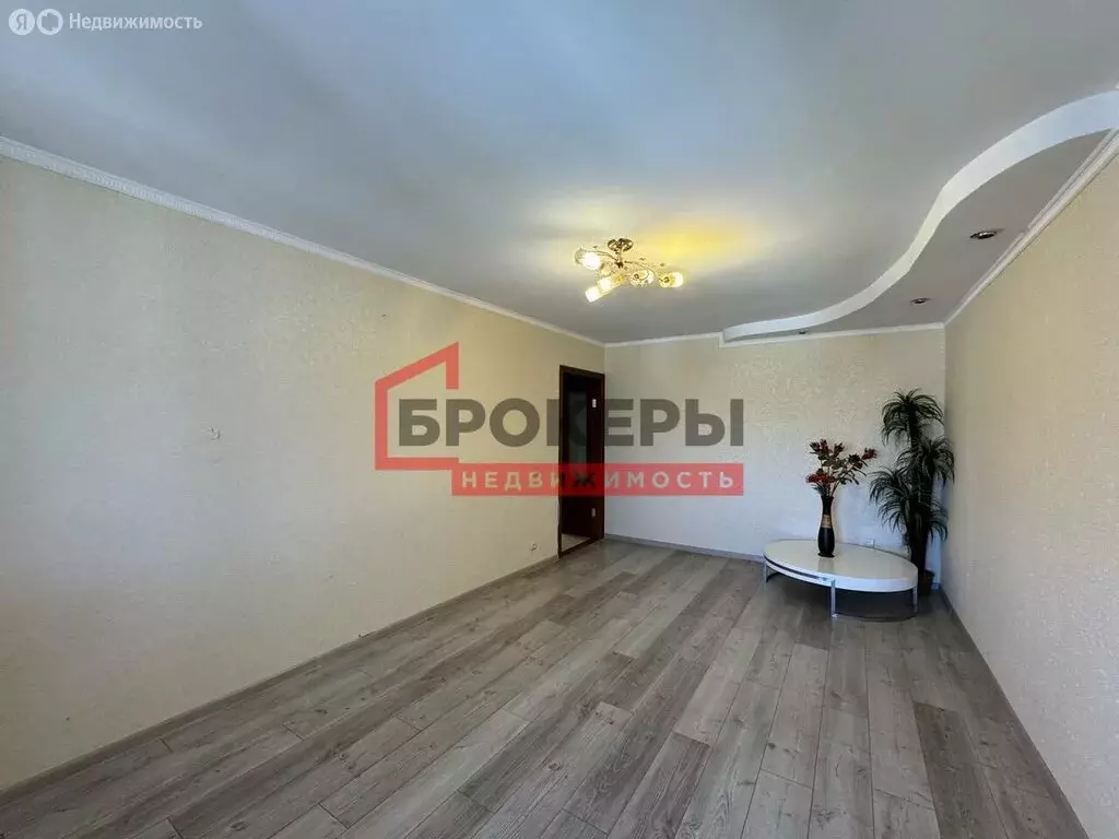 3-комнатная квартира: Севастополь, улица Генерала Лебедя, 34 (70.4 м) - Фото 1