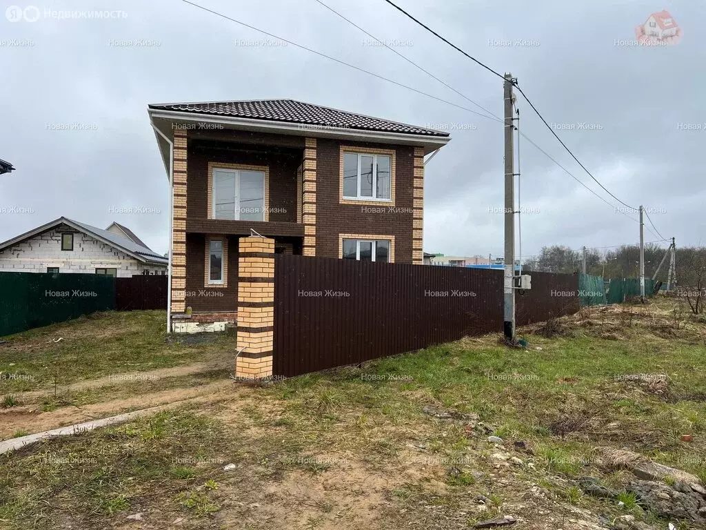 Дом в посёлок городского типа Калининец, 1-я Фабричная улица, 19А ... - Фото 1