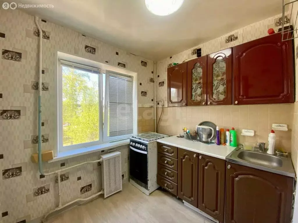 3-комнатная квартира: Коряжма, улица Набережная им. Н. Островского, ... - Фото 1