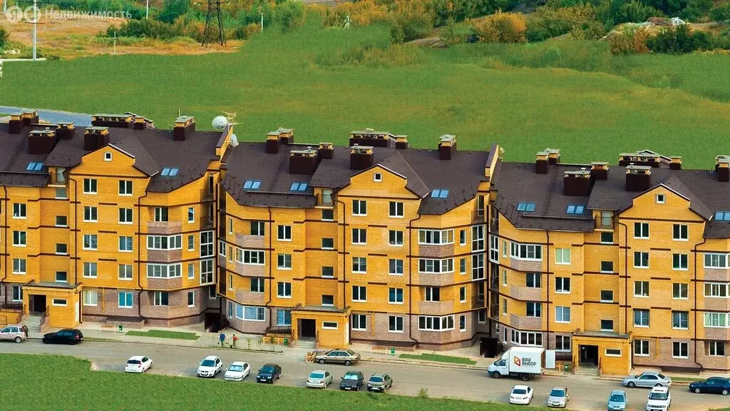 2-комнатная квартира: Волгоград, улица Расула Гамзатова, 11 (64.6 м) - Фото 1