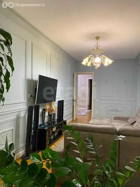 3-комнатная квартира: Махачкала, улица Абдуллы Гаджиева, 14В (110 м) - Фото 1