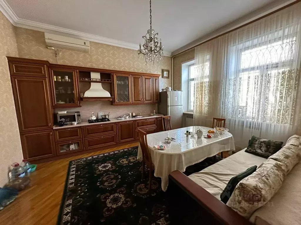 Дом в Дагестан, Махачкала ул. Магомета Гаджиева, 81 (380 м) - Фото 1