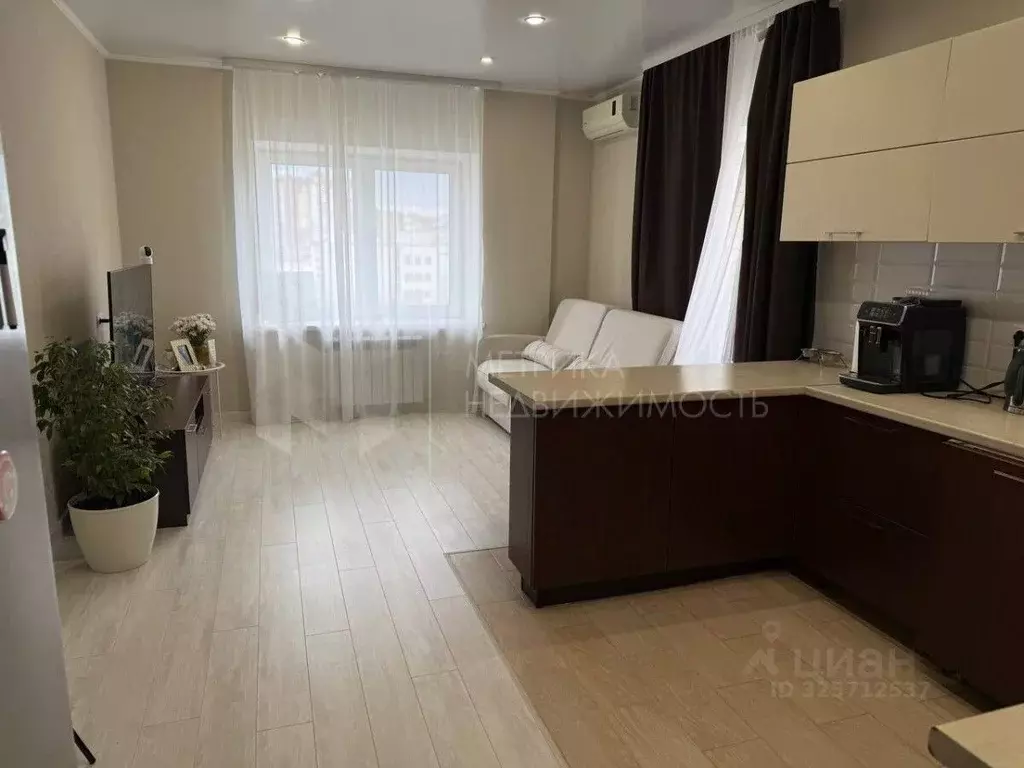 1-к кв. Тюменская область, Тюмень ул. Салтыкова-Щедрина, 58/3 (59.0 м) - Фото 1