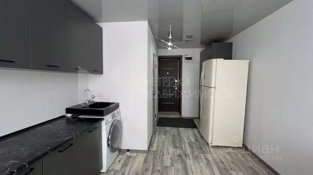 Студия Тюменская область, Тюмень ул. Республики, 212 (17.8 м) - Фото 1
