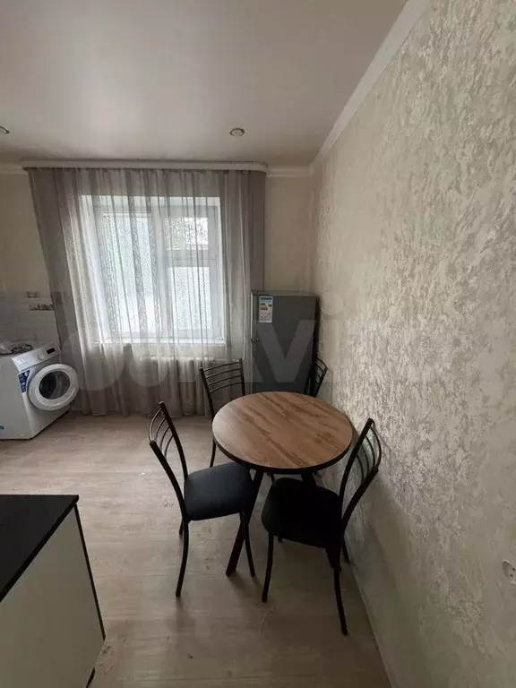 1-к. квартира, 38 м, 1/10 эт. - Фото 1