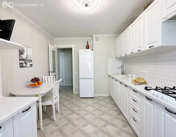 3-комнатная квартира: Сочи, улица Гагарина, 4 (72 м) - Фото 1