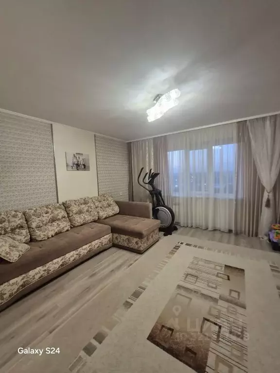 3-к кв. Омская область, Омск Омская ул., 132 (69.0 м) - Фото 1