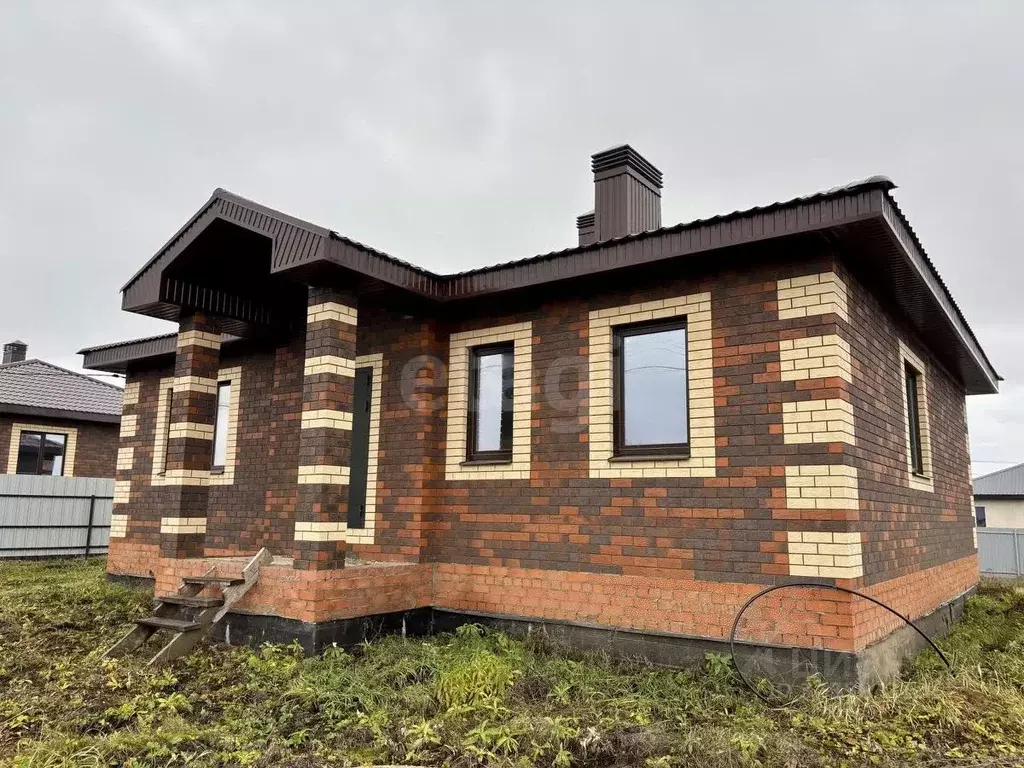 Дом в Башкортостан, Стерлитамакский район, Казадаевский сельсовет, с. ... - Фото 2