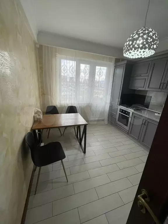 1-к. квартира, 50 м, 4/10 эт. - Фото 1
