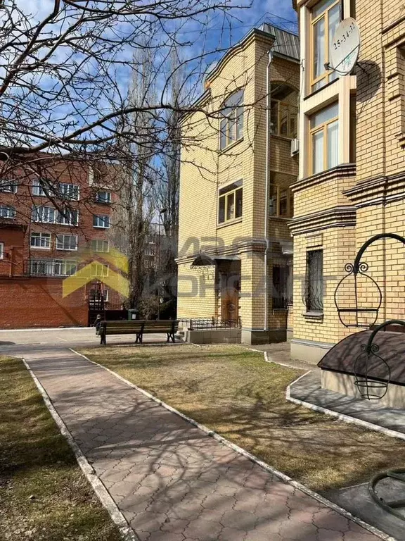 Таунхаус 180 м на участке 10 сот. - Фото 1