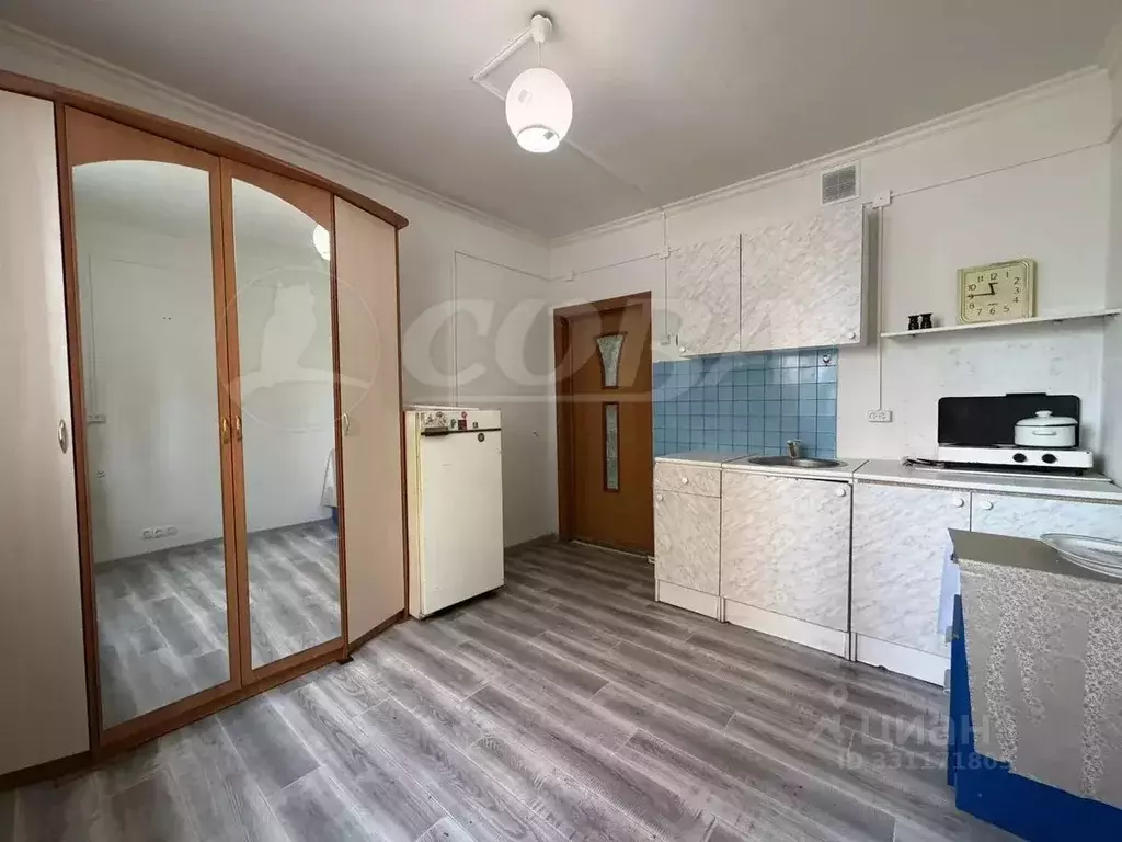 Комната Тюменская область, Тюмень ул. Республики, 246 (12.0 м) - Фото 1