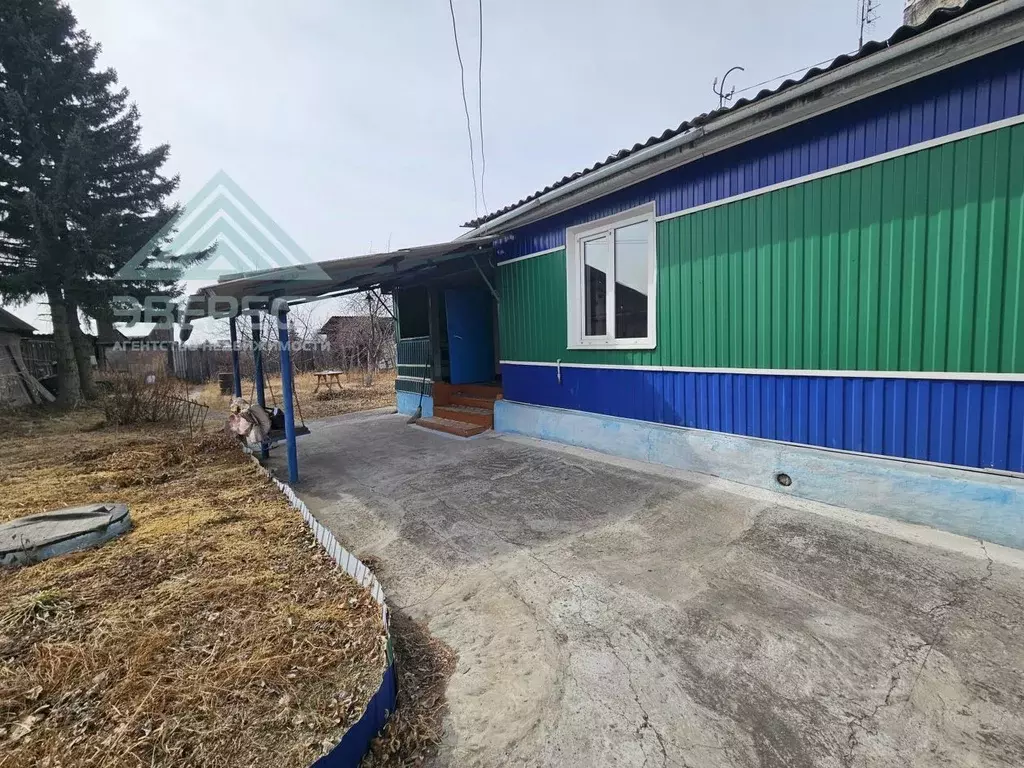 Дом в Хакасия, Алтайский район, с. Белый Яр Комсомольский пер., 10А ... - Фото 1