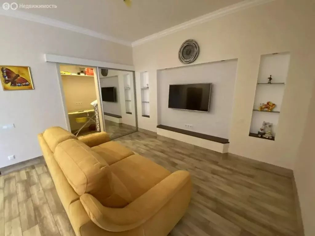 2-комнатная квартира: Алупка, улица Ленина, 9Л (54 м) - Фото 1