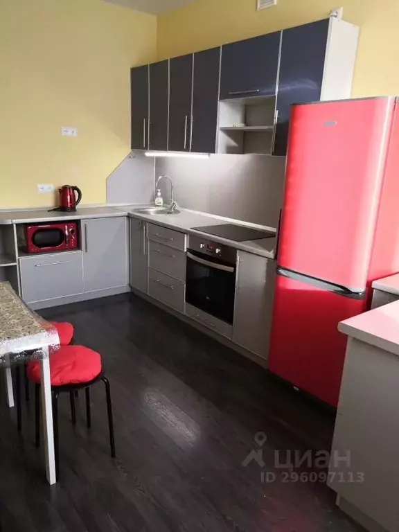 2-к кв. Омская область, Омск ул. Перелета, 27 (64.0 м) - Фото 0