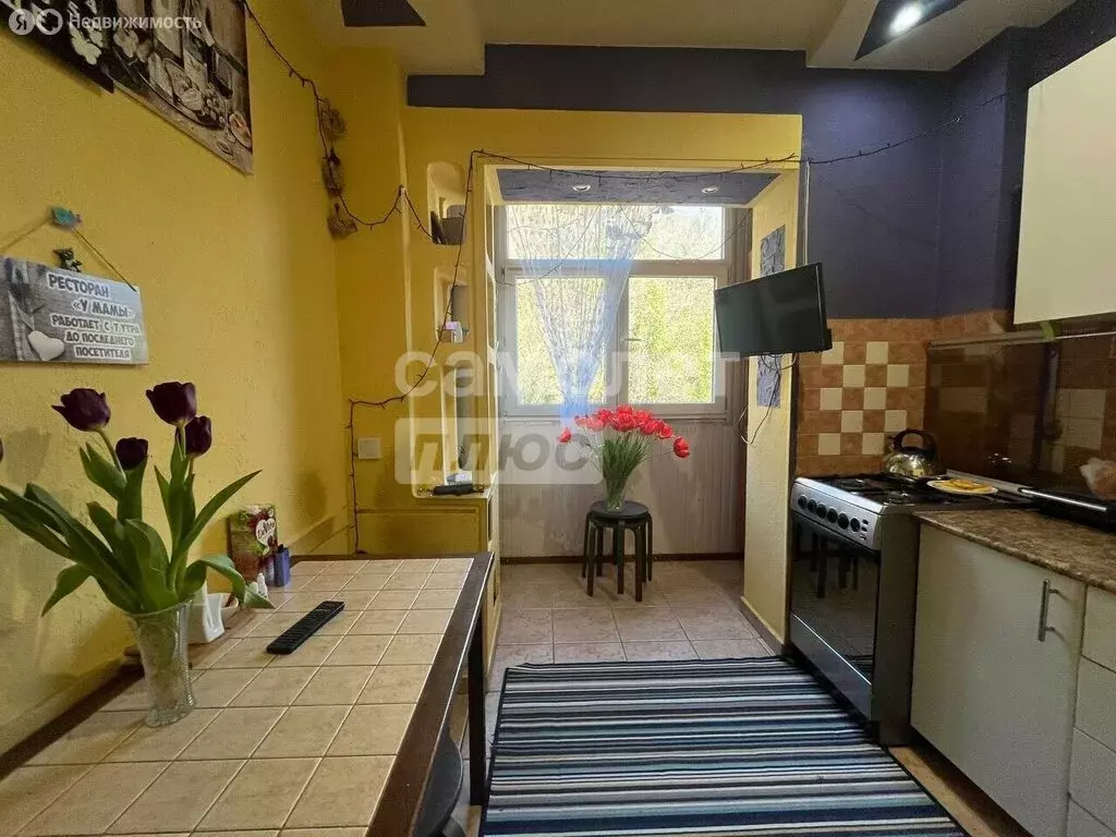 3-комнатная квартира: Туапсе, улица Судоремонтников, 62 (65 м) - Фото 1