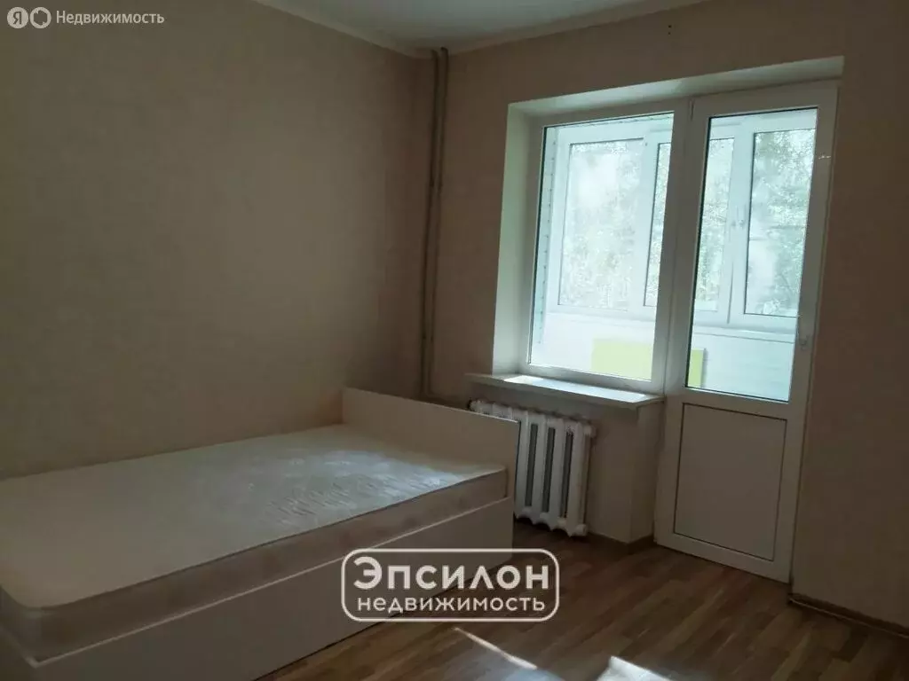 3-комнатная квартира: Курск, улица 50 лет Октября, 110 (60.1 м) - Фото 1