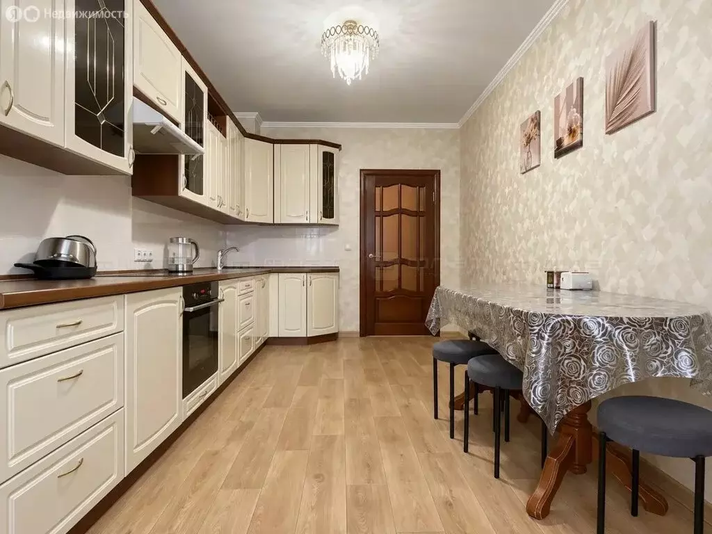 2-комнатная квартира: Казань, улица Баки Урманче, 8 (76 м) - Фото 1